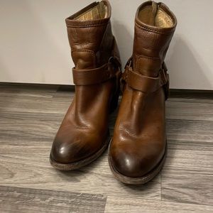 Frye Phillip harness heeled bootie